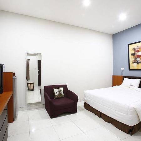 Reddoorz @ Menteng Yakarta Exterior foto